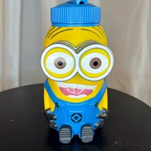 2 Despicable Me Minions Universal Studios Drinking Bottles Large Plastic Bottles